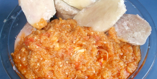 boiled cocoyam with garden egg stew