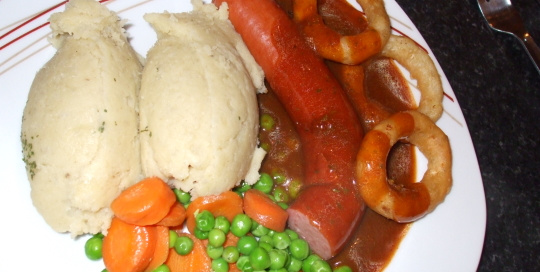 bungers and mash with vegetables