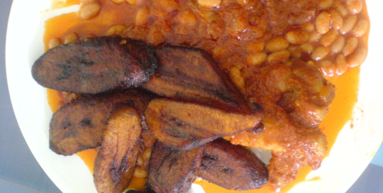 fried ripe plantain with beans stew