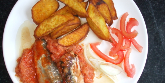 fried sweet potato with hot pepper and sardines