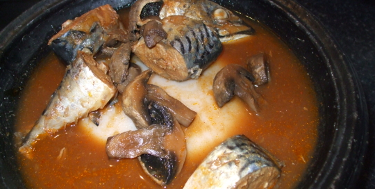 fufu with fresh mackerel light soup